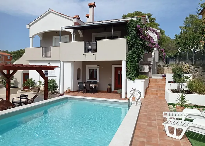 Villa Niko With Private Swimming Pool