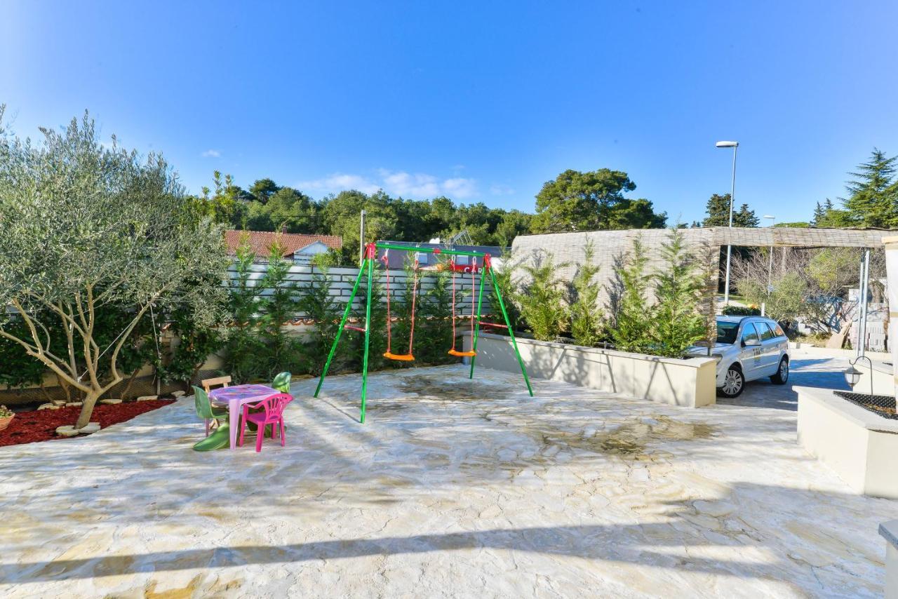 Niko With Private Swimming Pool *