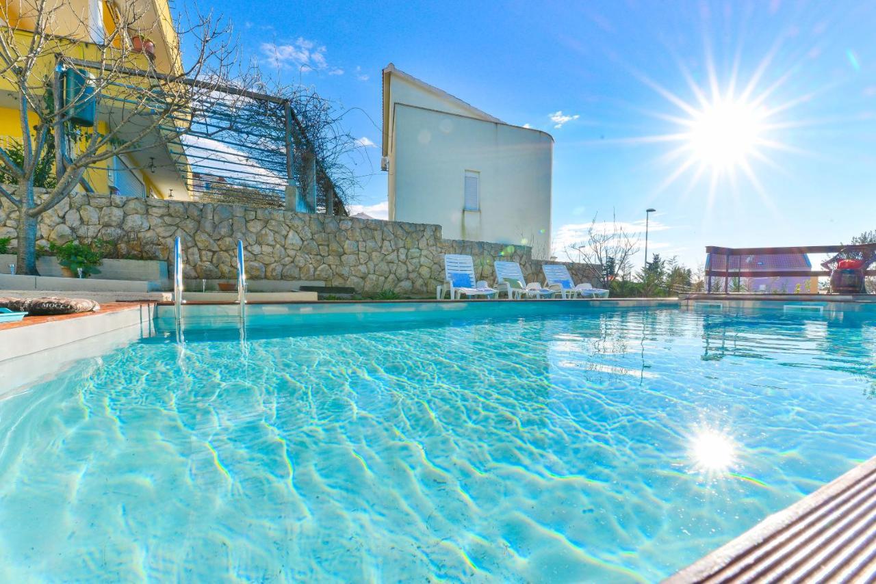 Niko With Private Swimming Pool *